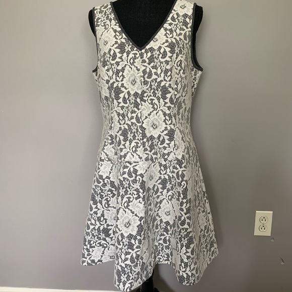 Club Monaco Dresses & Skirts - Club Monaco cocktail dress